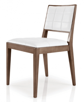 chaise en bois et tissu matelassé blanc