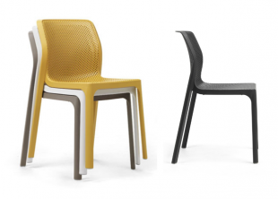 chaises d&#039;extérieur classiques colorées jaune noir blanc