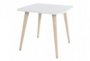 table carrée en bois clair et plateau blanc