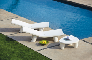 bain de soleil chaises longues design moderne blanc