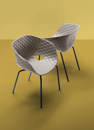 chaise design en acier et polypropylène 